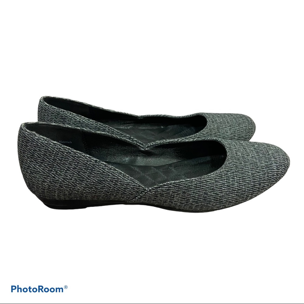 Coach And Four Black/White Women’s Flats